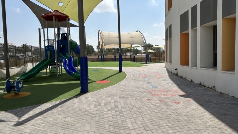 11 מרחב גן משחקים ומגרש_.jpg